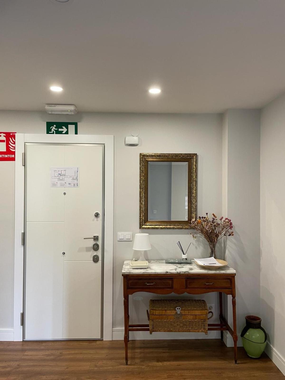 El Farolillo De La Catedral Vivienda De Uso Turistico Vut 9/251 Apartment Burgos Bagian luar foto